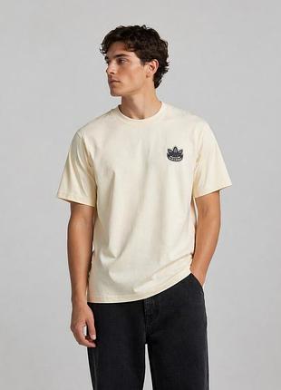 Мужская футболка адидас стильная повседневная adidas original лимонная l