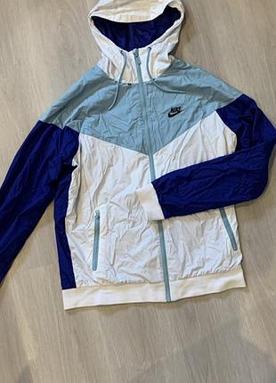 Продам вітровку nike