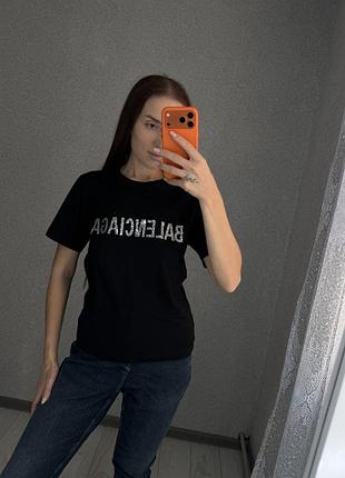 Футболка жіноча balenciaga чорна з логотипом