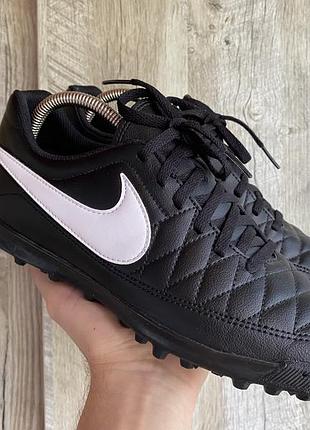 Сороконіжки футбольні nike majestry чорні