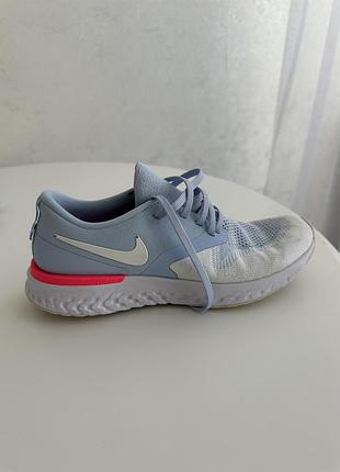 Продам бігові кросівки nike