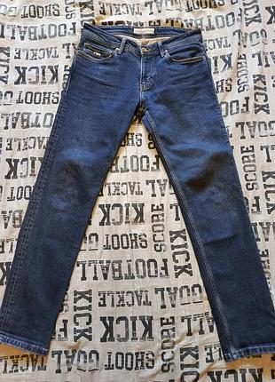 Джинсы emporio armani. размер w31 l32.