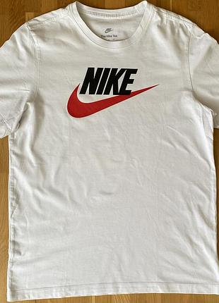 Футболка nike.
