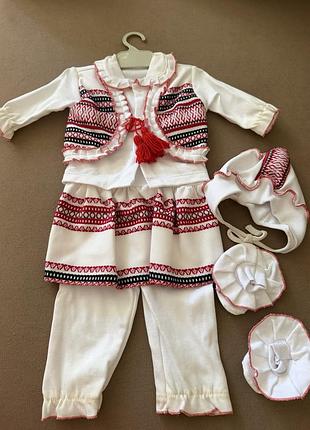 Костюмчик для маленької дівчинки, виробник україна, від 0 - 6 місяців.