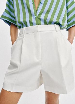Шорти з високою посадкою та складками zara
