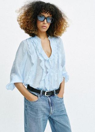 Блуза с воланами небесно голубого цвета zara