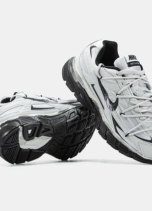 Nike initiator 6