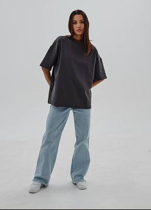 Жіноча базова футболка oversize