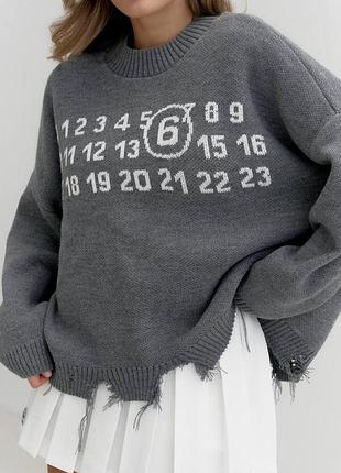Стильный рваный свитер oversize