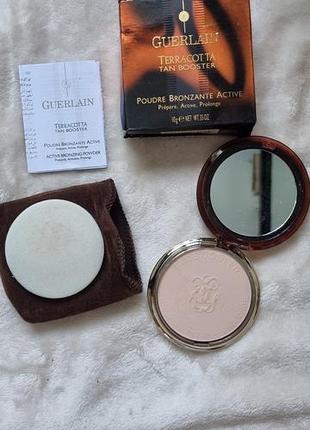 Компактная бронзирующая пудра guerlain terracotta tan booster с зеркалом, фирменным спонжем в чехле и оригинальной упаковкой