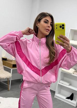 Спортивный женский костюм из плащевки