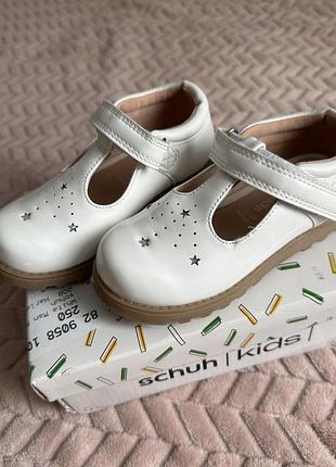 Білі туфлі, сандалі на дівчинку schuh 2