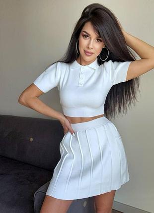 Стильный костюм с юбочкой плиссе