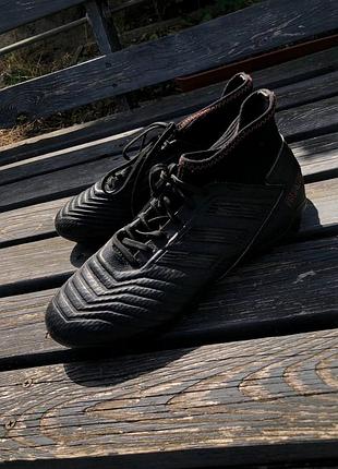 Чорні футбольні бутси adidas predator 39