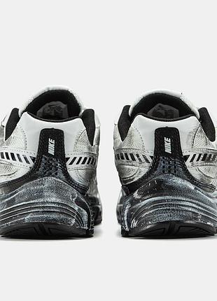 Nike initiator 8