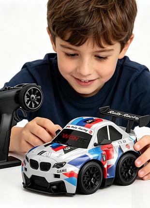 Дрифт машинка bmw на радиоуправлении, аккумулятор 7,4 v, usb зарядка, пульт 2,4 ghz, сменные шины, искры
