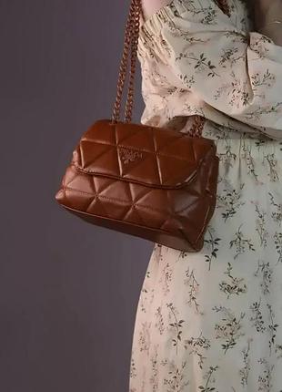 Сумочка крос боди для женщины от прада сумка prada с ремешком цепочкой через плечо 23х15х8 см кожаная женская сумка