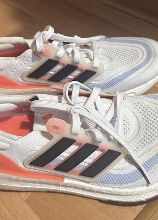Жіночі кросівки adidas ultraboost