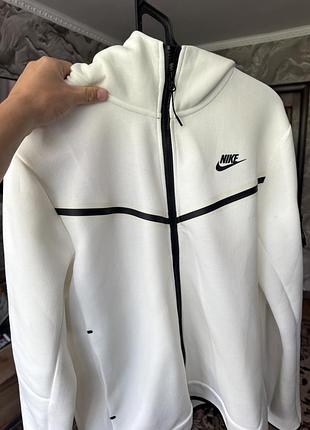 Течік nike tech fleece