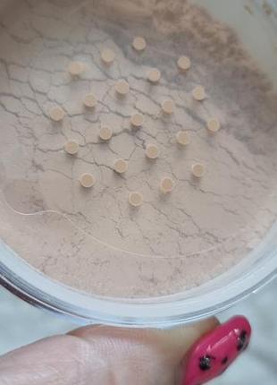 Пудра для лица  рассыпчятая yves rocher velvety loose powder (poudre libre veloutée) с матирующим эффектом