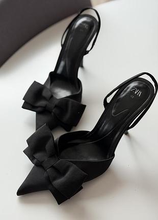 Жіночі туфлі zara з бантами