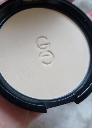 Компактної пудри giordani gold supressed powder spf 10 від шведського косметичного бренда