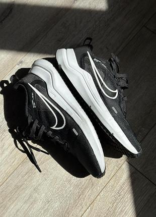 Кросівки nike жіночі для спортзалу для бігу для фітнесу us 7 розмір 38 устілка 24 см