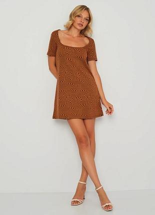Новое короткое платье a-силуэт stradivarius размер м