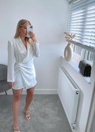 Біла атласна сукня zara