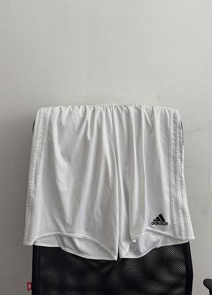 Спортивні шорти adidas оригінал