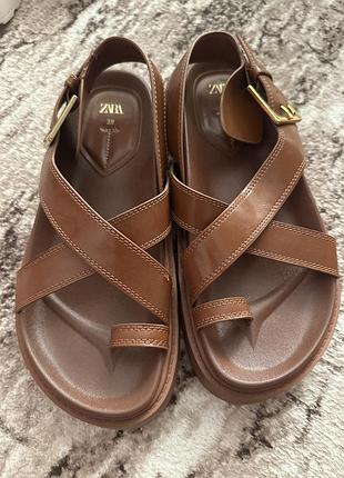 Босоніжки zara