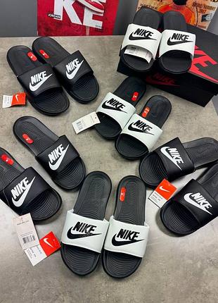 Шльопанці чоловічі nike victori one чорно-білі