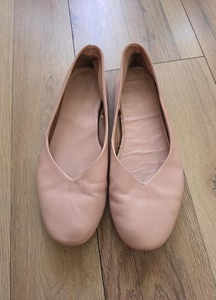 Нежные пудровые кожаные балетки zara