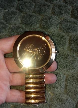 Обалденные оригинальные часы.