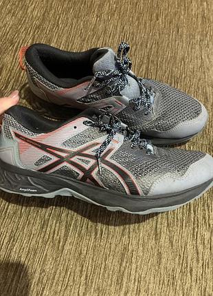 Брендові кросівки asics