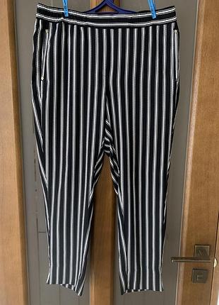 Базові жіночі брюки в чорно білу смужку h&m