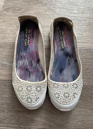 Балетки skechers, кружевные, белые с мягкой стелькой memory foam