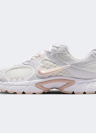 Nike кросівки жіночі