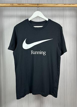 Nike running big swoosh футболка розмір s