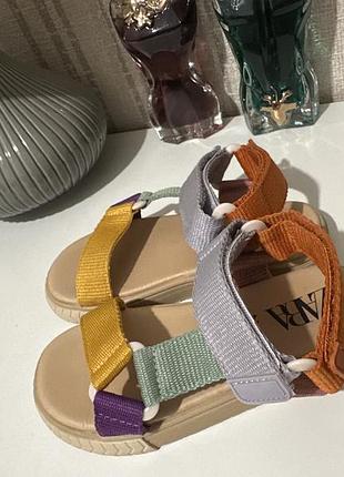 Босоніжки на дівчинку zara оплата на картку