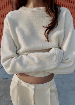 Однотонний светр від zara