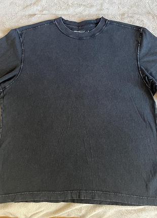 Abercrombie & fitch чорна футболка вільного крою з ефектом потертості та варіння (washed black).