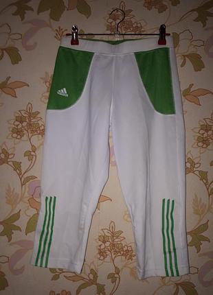 Капри белые adidas, размером м, наш 44
