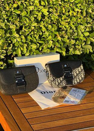 Сумка від бренду dior