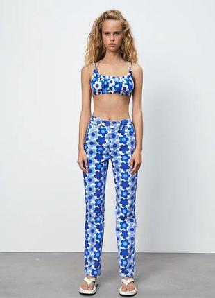 Стильные прямые джинсы с цветочным принтом zara eur 36
