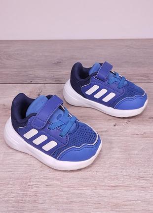 Кроссовки adidas 19р