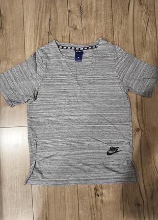 Футболка жіноча nike сіра в смужку