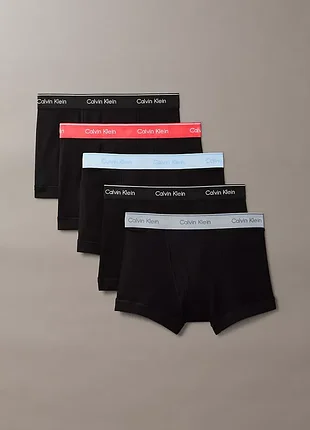 Набор из 5 мужских боксеров
calvin klein cotton classics trunks с эластичным поясом укороченные
размер м и л
боксери боксерки труси