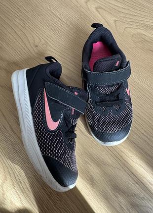 Кросівки nike дівчинці 25 розмір