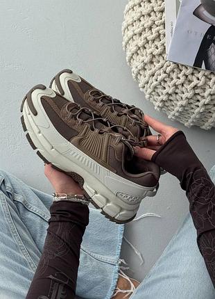 Кроссовки nike zoom roam light bone/ mink brown-court purple